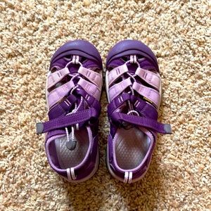 Keen little girls water shoes